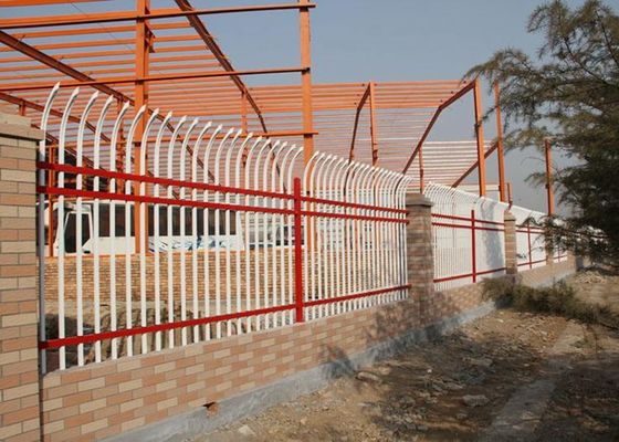 Κίνα Οριοθέτηση του καλωδίου μετάλλων ασφάλειας τοίχων που περιφράζει το γαλβανισμένο άσπρο χρώμα σωλήνων χάλυβα προμηθευτής